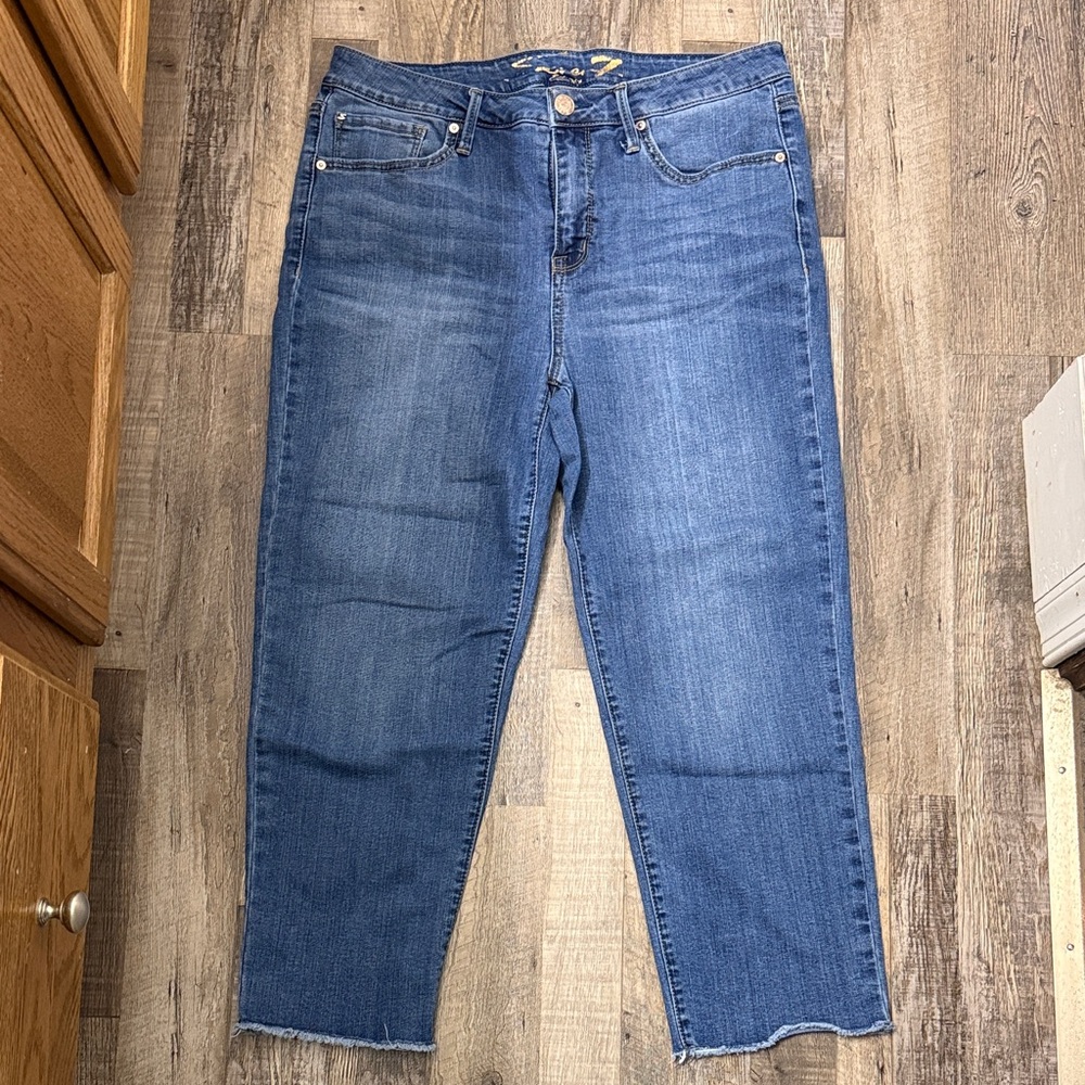 Seven7 Women's Classic Blue Ankle Jeans